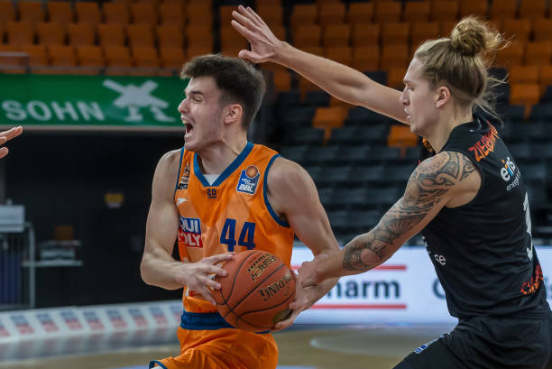 它是阵容价 它是阵容价